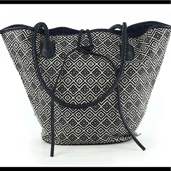 Neiman Marcus Handbags - Neiman Marcus tote Neiman Marcus Handbags - Neiman Marcus tote